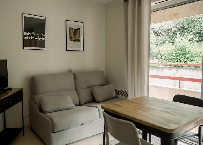 Le Silene アパート *